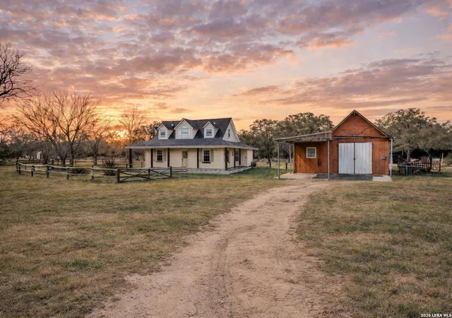 4th image of 706 Quail, Lytle, TX 78052 | MLS# 1939134