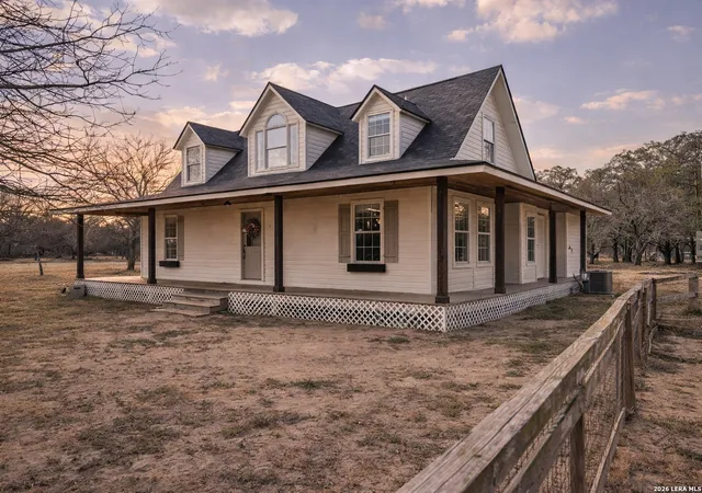 5th image of 706 Quail, Lytle, TX 78052 | MLS# 1939134