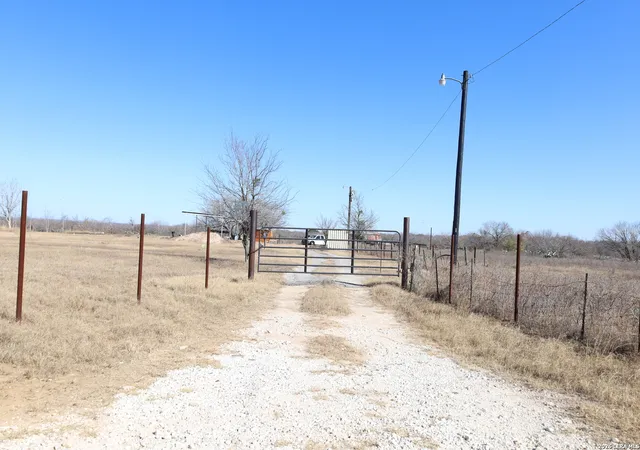 Photo 4 of Sale Pending at 14526 Wisdom Rd, Atascosa, TX 78002 | MLS# 1939142 | Listing updated on 2026-03-15