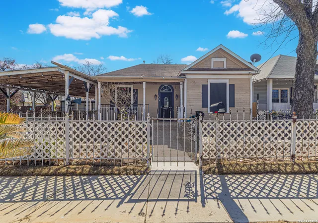 3rd image of 1518 W Travis St, San Antonio, TX 78207 | MLS# 1939244