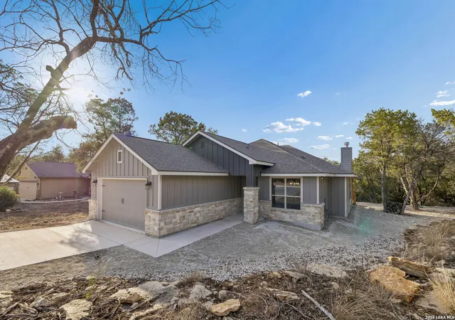 Photo 2 of Sale Pending at 197 Bogi, Canyon Lake, TX 78133 | MLS# 1939297 | Listing updated on 2026-03-30