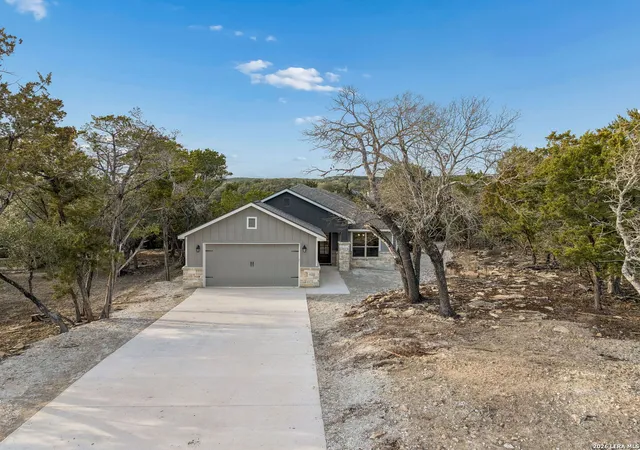 Photo 3 of Sale Pending at 197 Bogi, Canyon Lake, TX 78133 | MLS# 1939297 | Listing updated on 2026-03-30
