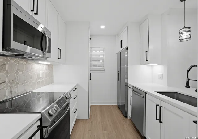 Photo 4 of Sale Pending at 2718 Old Fld Dr #803, San Antonio, TX 78247 | MLS# 1939401 | Listing updated on 2026-03-02