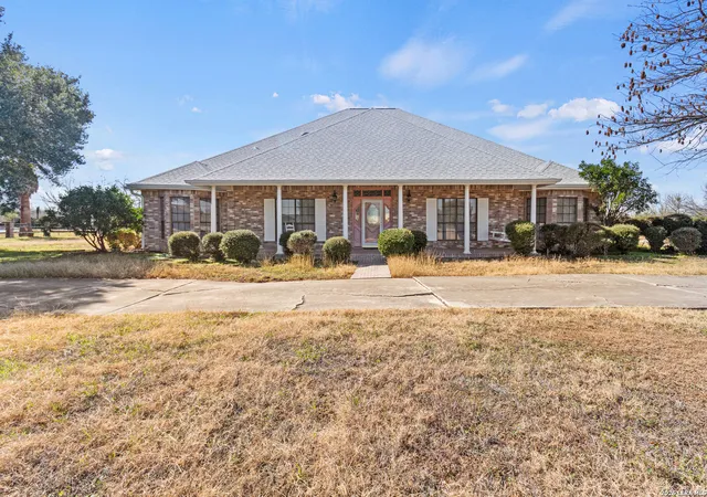 Photo 1 of Single family home for sale at 500 River Oak, Seguin, TX 78155 | MLS# 1939409 | Listing updated on 2026-06-19
