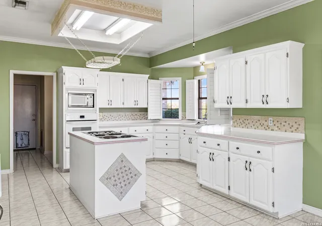 Photo 4 of Single family home for sale at 500 River Oak, Seguin, TX 78155 | MLS# 1939409 | Listing updated on 2026-06-19