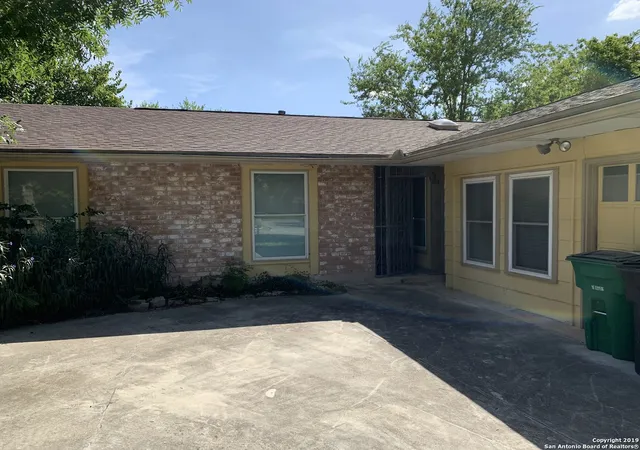 Single family home for sale at 13915 Anchorage Hl, San Antonio, TX 78217 | MLS# 1939412 | Listing updated on 2026-03-30