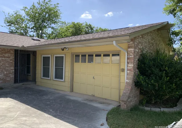Photo 1 of Single family home for sale at 13915 Anchorage Hl, San Antonio, TX 78217 | MLS# 1939412 | Listing updated on 2026-03-30