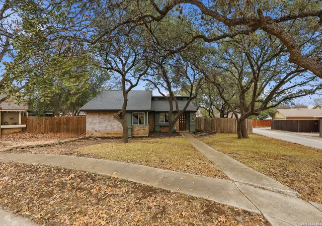 2nd image of 13610 Cobble Way Cir, San Antonio, TX 78231 | MLS# 1939439