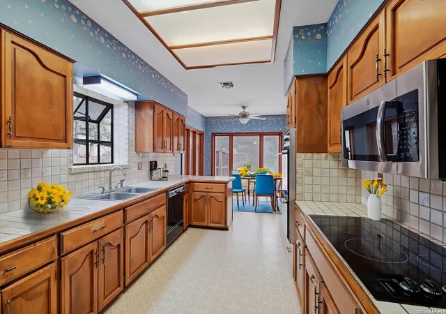 Photo 3 of Single family home for sale at 2031 Riva Ridge, San Antonio, TX 78248 | MLS# 1939441 | Listing updated on 2026-02-23