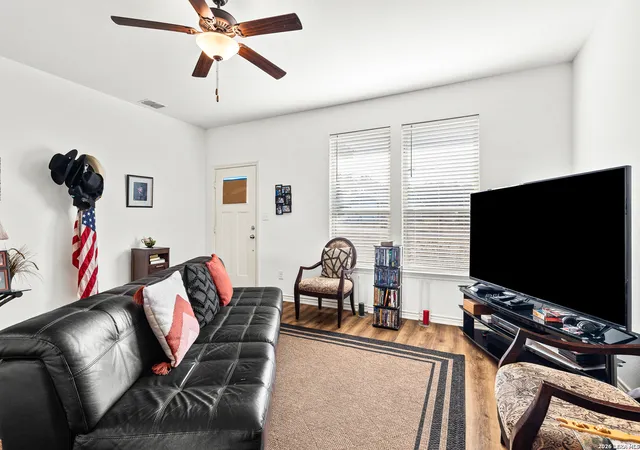 Photo 4 of Sale Pending at 1580 Blueridge, Canyon Lake, TX 78133 | MLS# 1939448 | Listing updated on 2026-02-18