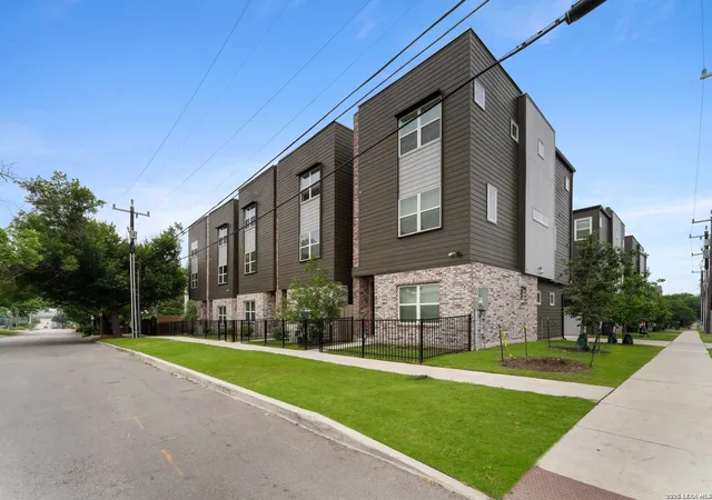 Photo 2 of Multi family home for sale at 323/319 Howard St, San Antonio, TX 78212 | MLS# 1939713 | Listing updated on 2026-03-03