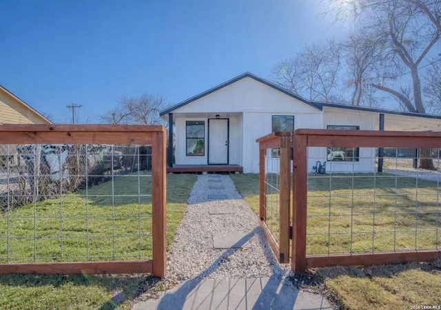 Photo 2 of Sale Pending at 3206 La Rosa, San Antonio, TX 78211 | MLS# 1939714 | Listing updated on 2026-04-13