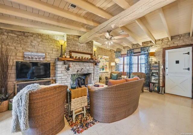 4th image of 336 Whippoorwill Dr, Canyon Lake, TX 78133 | MLS# 1939901