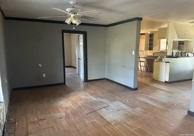 Photo 3 of Single family home for sale at 414 Davis, Devine, TX 78016 | MLS# 1939915 | Listing updated on 2026-03-05