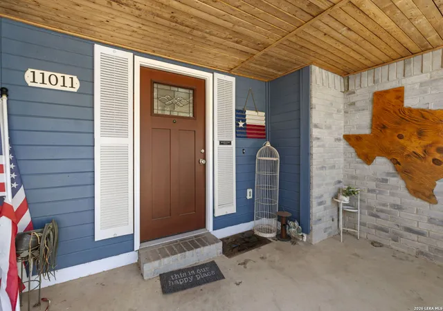 Photo 3 of Single family home for sale at 11011 Forest Crown, Live Oak, TX 78233 | MLS# 1939934 | Listing updated on 2026-02-18