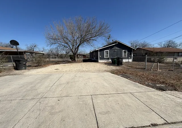 Photo 3 of Multi family home for sale at 8814 Wilma Jean, San Antonio, TX 78224 | MLS# 1939949 | Listing updated on 2026-02-18
