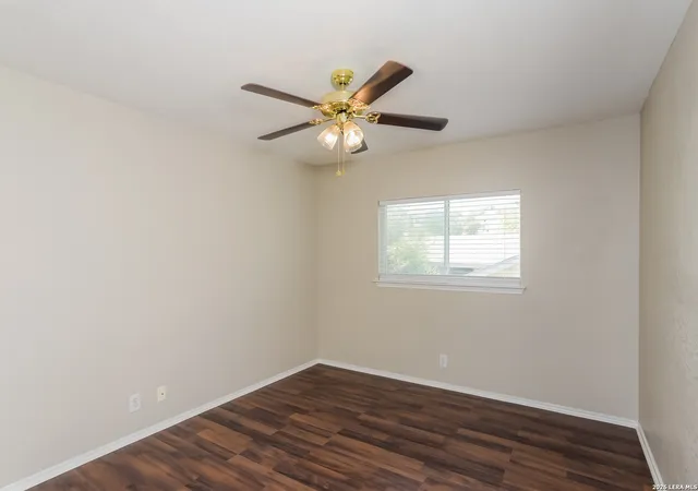 Photo 4 of Single family home for sale at 7139 Elusive Pass, San Antonio, TX 78233 | MLS# 1940022 | Listing updated on 2026-09-16