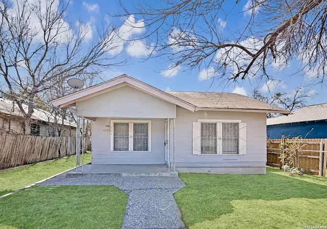 Photo 1 of Sale Pending at 246 W Boyer St, San Antonio, TX 78210 | MLS# 1940041 | Listing updated on 2026-02-22