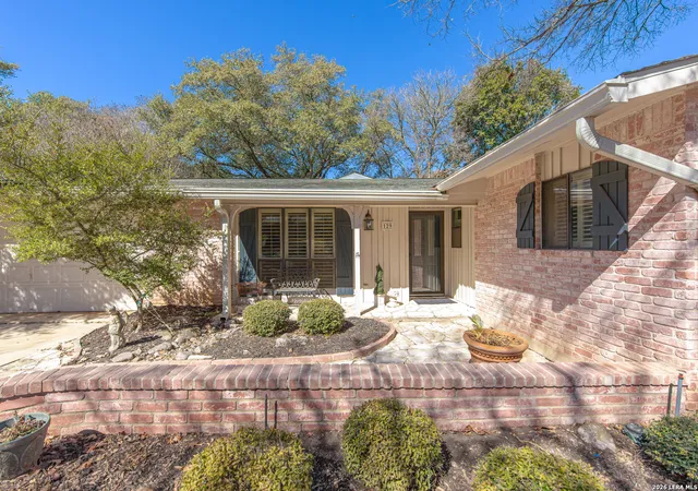 Photo 2 of Sale Pending at 129 Sage Dr, Universal City, TX 78148 | MLS# 1940045 | Listing updated on 2026-02-26