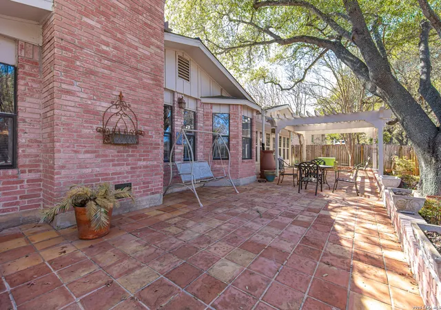 Photo 3 of Sale Pending at 129 Sage Dr, Universal City, TX 78148 | MLS# 1940045 | Listing updated on 2026-02-26