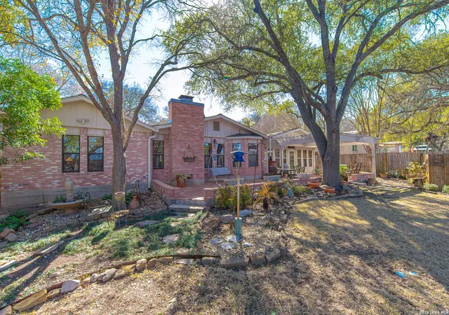 Photo 4 of Sale Pending at 129 Sage Dr, Universal City, TX 78148 | MLS# 1940045 | Listing updated on 2026-02-26