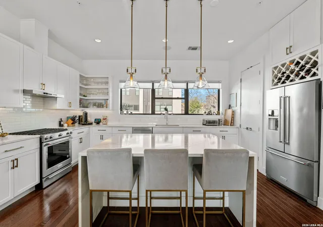 3rd image of 318 W Grayson #204, San Antonio, TX 78212 | MLS# 1940154