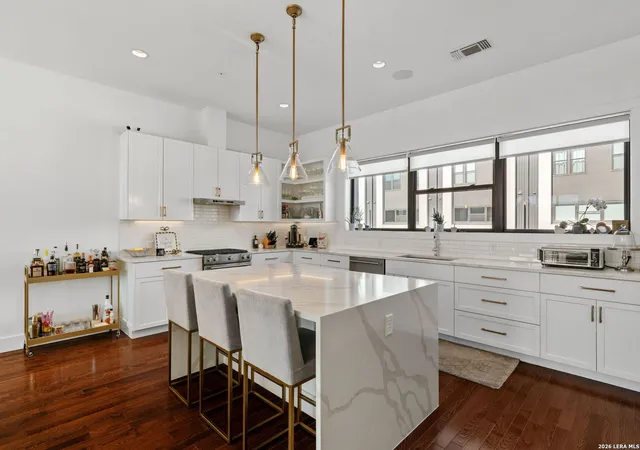 5th image of 318 W Grayson #204, San Antonio, TX 78212 | MLS# 1940154