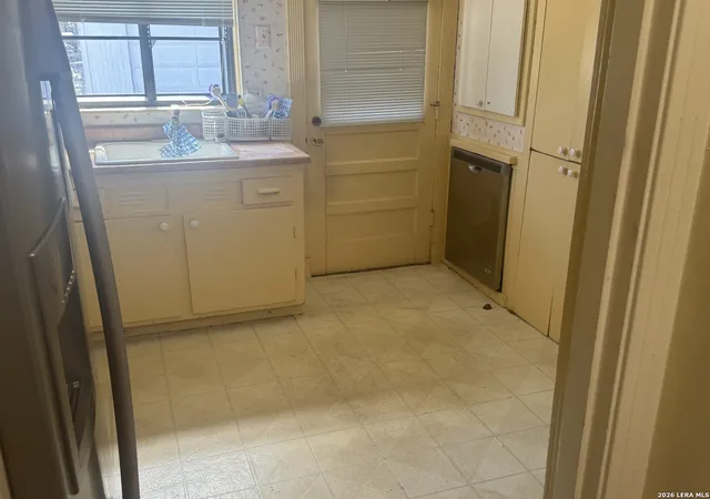 4th image of 226 Englewood, San Antonio, TX 78213 | MLS# 1940185