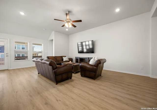 4th image of 726 Groudsel, New Braunfels, TX 78132 | MLS# 1940197