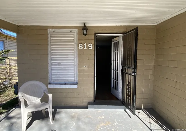 Photo 3 of Sale Pending at 819 E Southcross, San Antonio, TX 78214 | MLS# 1940218 | Listing updated on 2026-02-25