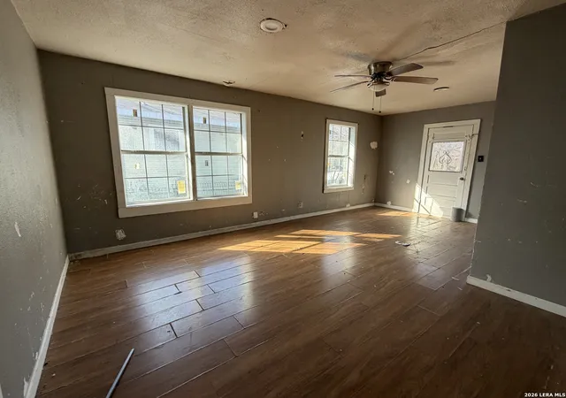 5th image of 819 N Hamilton Ave, San Antonio, TX 78207 | MLS# 1940242