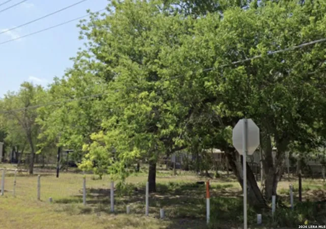 Photo 4 of Land for sale at 304 E Hunt St, Pleasanton, TX 78064 | MLS# 1940249 | Listing updated on 2026-08-21