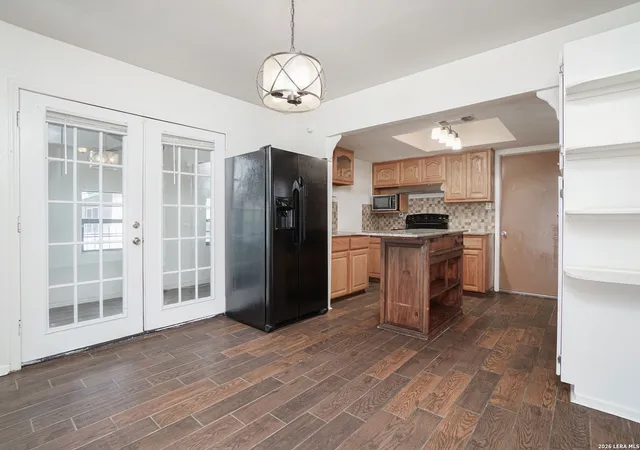 Photo 3 of Single family home for sale at 7610 Meadow Green, San Antonio, TX 78251 | MLS# 1940278 | Listing updated on 2026-04-19