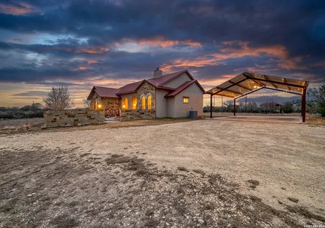 2nd image of 241 Marsh, Uvalde, TX 78801 | MLS# 1940284