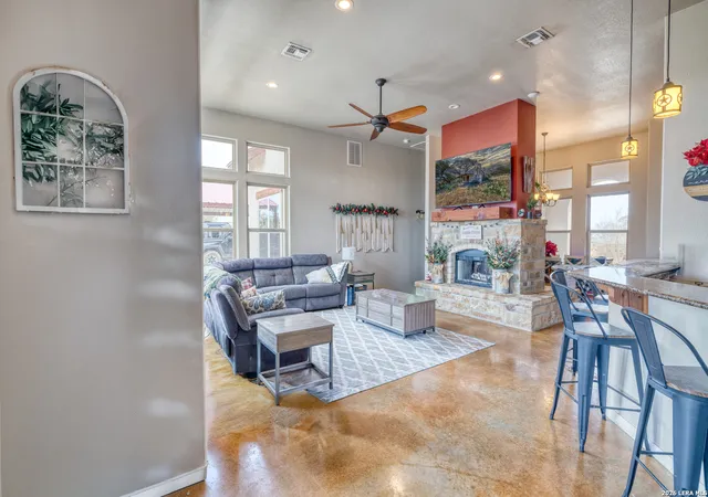 5th image of 241 Marsh, Uvalde, TX 78801 | MLS# 1940284