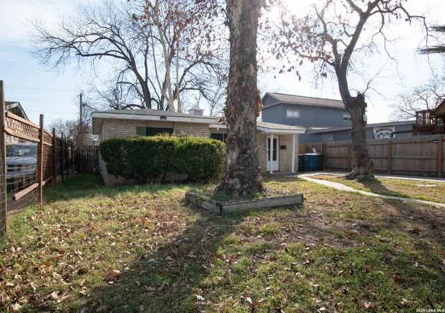 Photo 3 of Single family home for sale at 122 Osage, San Antonio, TX 78207 | MLS# 1940294 | Listing updated on 2026-03-24
