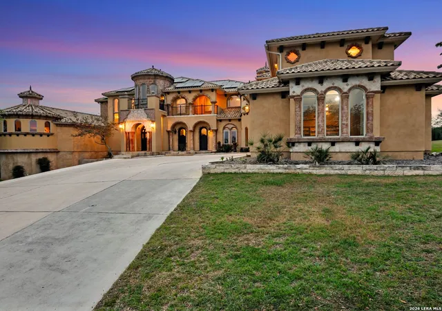 Photo 2 of Sale Pending at 45 Champions Run, San Antonio, TX 78258 | MLS# 1940322 | Listing updated on 2026-03-02
