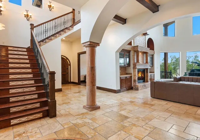 Photo 4 of Sale Pending at 45 Champions Run, San Antonio, TX 78258 | MLS# 1940322 | Listing updated on 2026-03-02