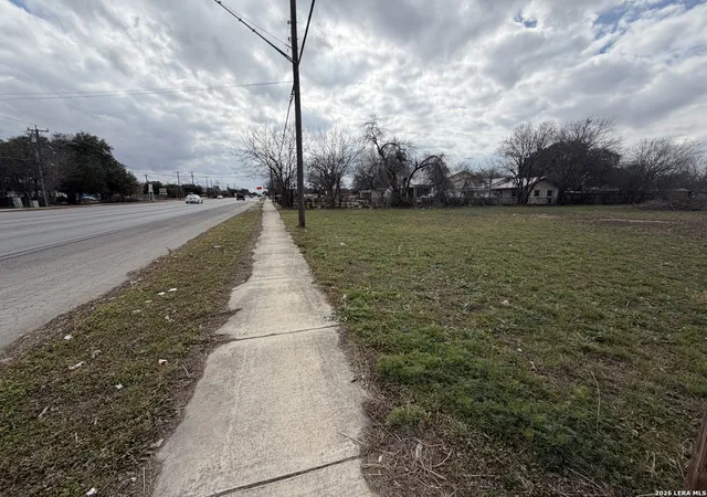 Photo 3 of Sale Pending at 2329 S Ww White, San Antonio, TX 78222 | MLS# 1940376 | Listing updated on 2026-02-23