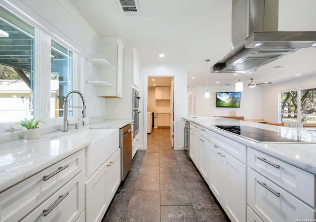 Photo 2 of Sale Pending at 131 William Classen, Hollywood Park, TX 78232 | MLS# 1940429 | Listing updated on 2026-03-24