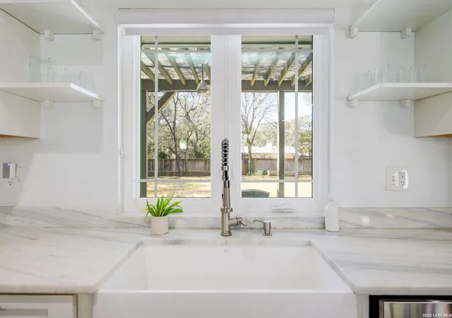 Photo 3 of Sale Pending at 131 William Classen, Hollywood Park, TX 78232 | MLS# 1940429 | Listing updated on 2026-03-24