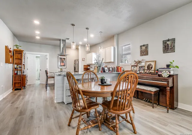 Photo 4 of Sale Pending at 1830 W Magnolia, San Antonio, TX 78201 | MLS# 1940478 | Listing updated on 2026-07-30
