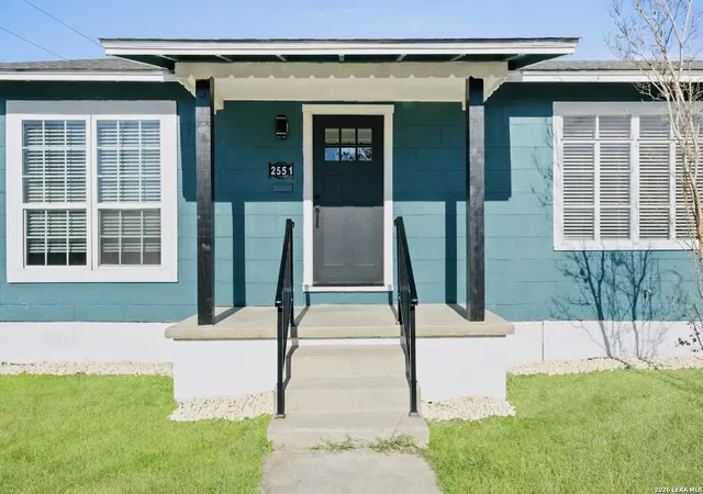 Photo 2 of Single family home for sale at 2551 W Summit Ave, San Antonio, TX 78228 | MLS# 1940588 | Listing updated on 2026-03-16