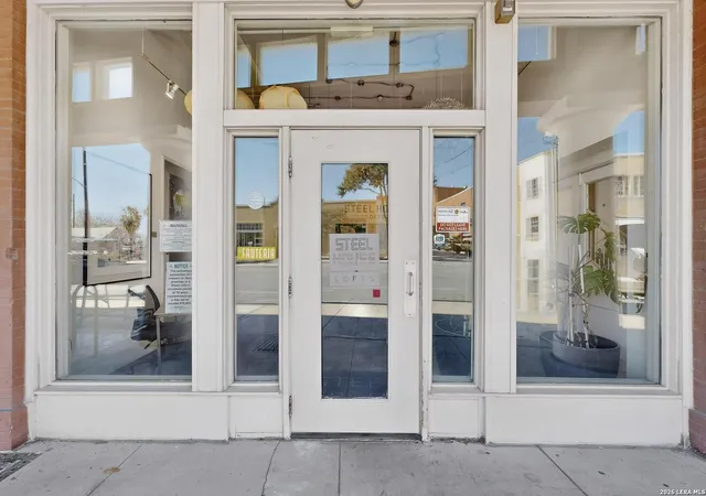 3rd image of 1401 S Flores #APT 109, San Antonio, TX 78204 | MLS# 1940839