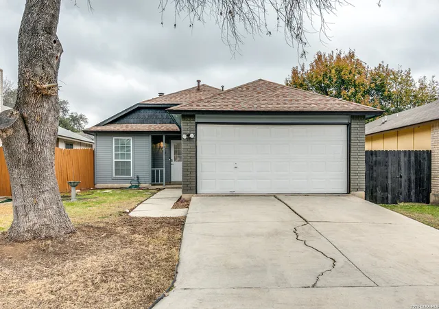 Photo 3 of Sale Pending at 7206 Lansbury, San Antonio, TX 78250 | MLS# 1940884 | Listing updated on 2026-03-18