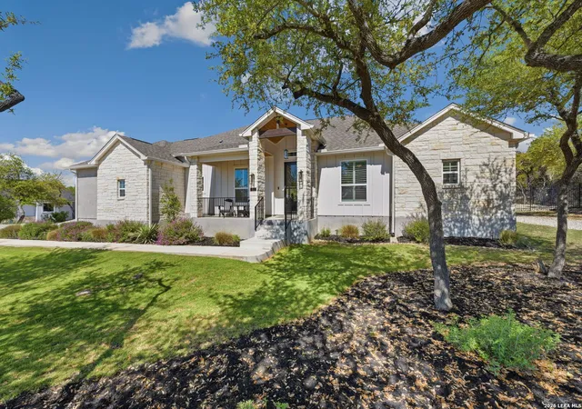 Photo 4 of Sale Pending at 611 Cielo Vista, Canyon Lake, TX 78133 | MLS# 1940894 | Listing updated on 2026-05-18