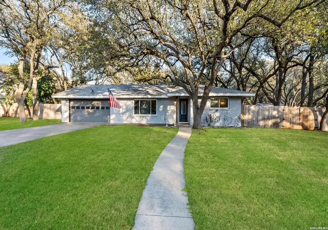 Photo 1 of Sale Pending at 110 Canyon Crk Dr, San Antonio, TX 78232 | MLS# 1940912 | Listing updated on 2026-03-27