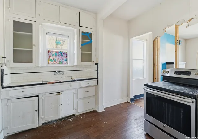 Photo 3 of Sale Pending at 624 Bailey Ave, San Antonio, TX 78210 | MLS# 1940948 | Listing updated on 2026-04-03