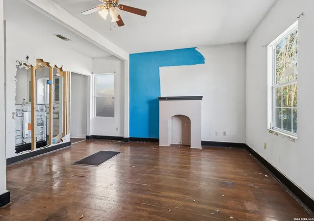 Photo 4 of Sale Pending at 624 Bailey Ave, San Antonio, TX 78210 | MLS# 1940948 | Listing updated on 2026-04-03