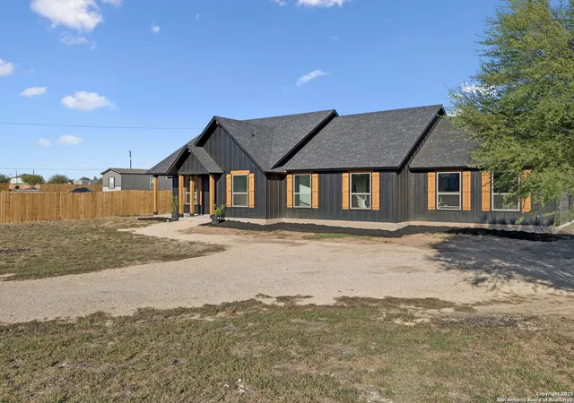 2nd image of 108 Santa Teresa, Kyle, TX 78640 | MLS# 1940989